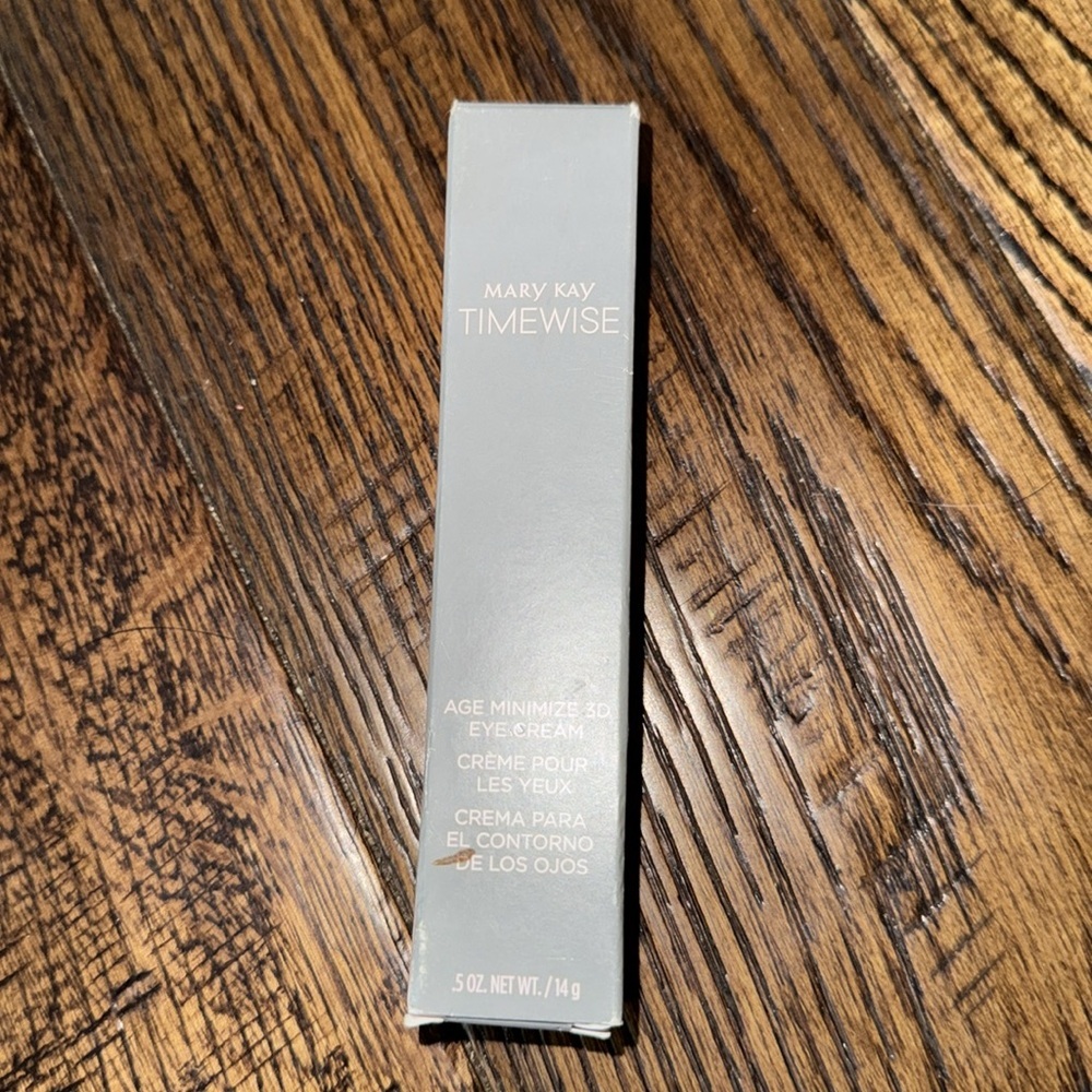 NWT Mary Kay TimeWise Eye Cream - Soft Pink Size .5 OZ - Picture 3 of 7